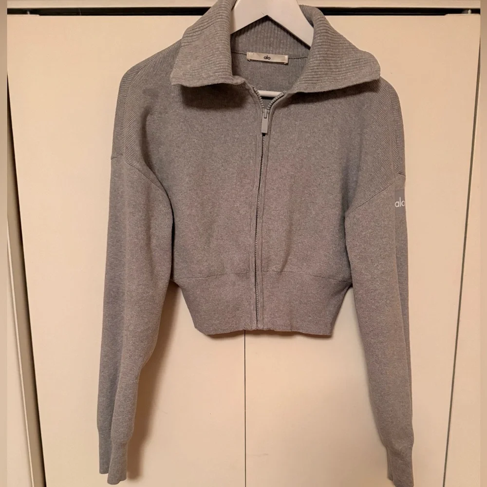 ALO Yoga Scholar Knit Cropped Full Zip Jacket Small Heather Grey - Picture 2 of 7